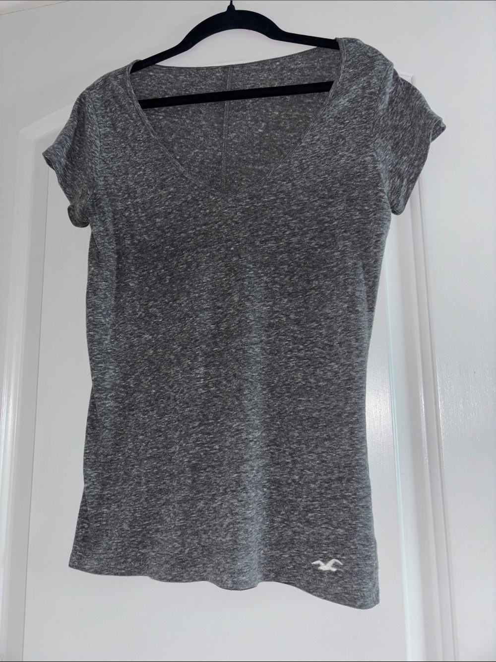 Hollister Heather Gray V-Neck Short Sleeve Tee